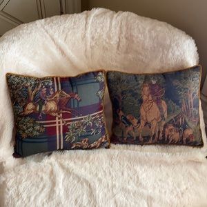 Pair of hunt pillows